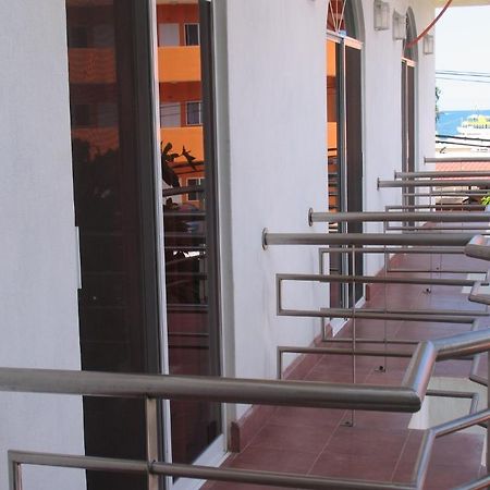 Hotel Y Suites Bugambilias ริงกอน เด กัวยาบิโตส ภายนอก รูปภาพ