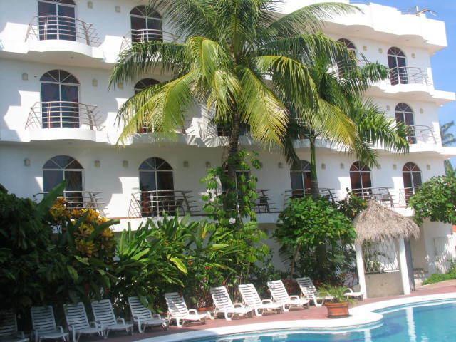 Hotel Y Suites Bugambilias ริงกอน เด กัวยาบิโตส ภายนอก รูปภาพ