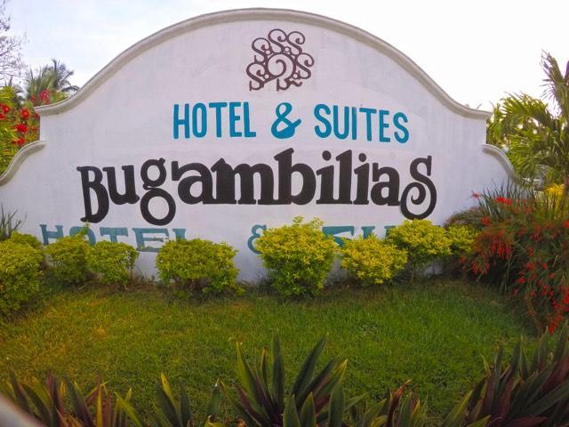 Hotel Y Suites Bugambilias ริงกอน เด กัวยาบิโตส ภายนอก รูปภาพ