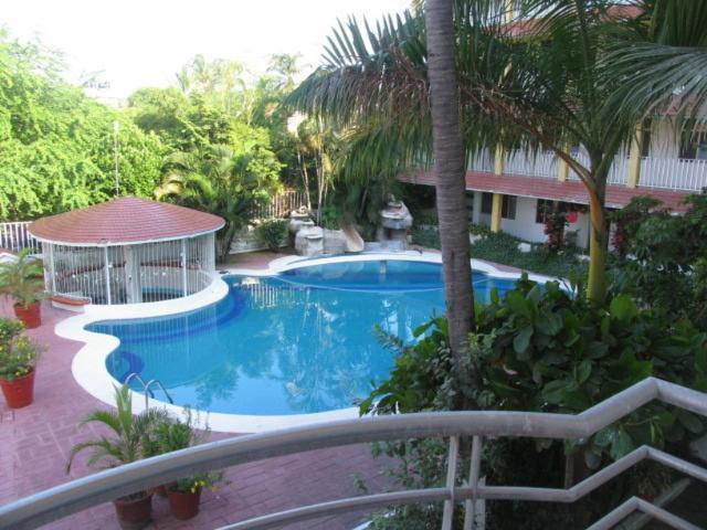 Hotel Y Suites Bugambilias ริงกอน เด กัวยาบิโตส ภายนอก รูปภาพ