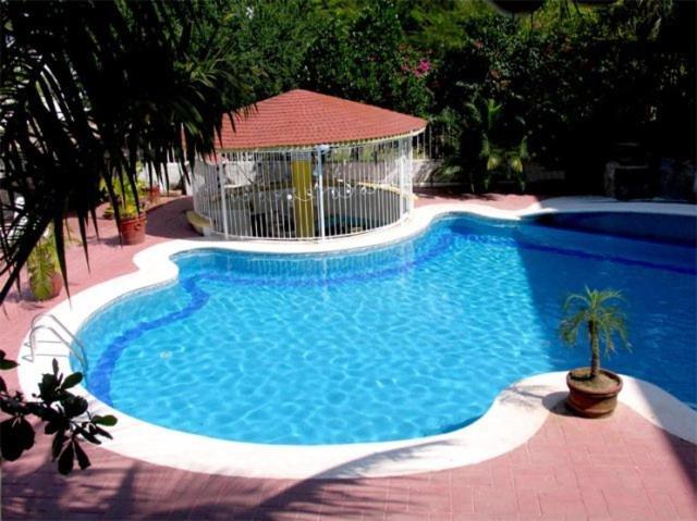 Hotel Y Suites Bugambilias ริงกอน เด กัวยาบิโตส ภายนอก รูปภาพ