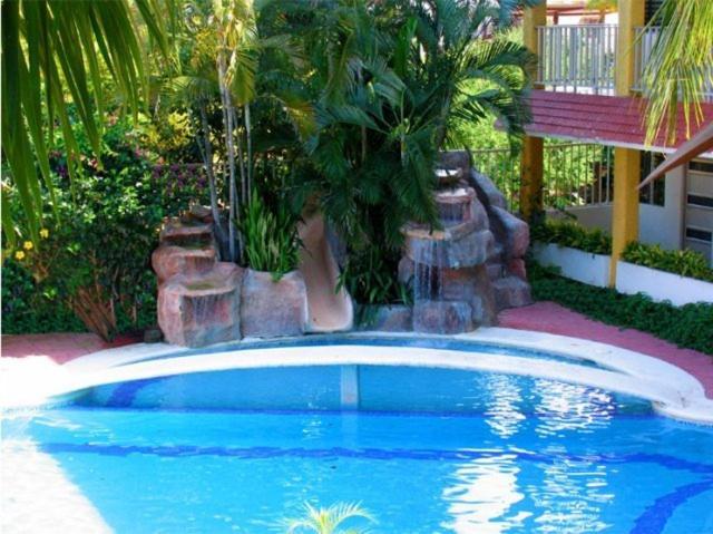 Hotel Y Suites Bugambilias ริงกอน เด กัวยาบิโตส ภายนอก รูปภาพ